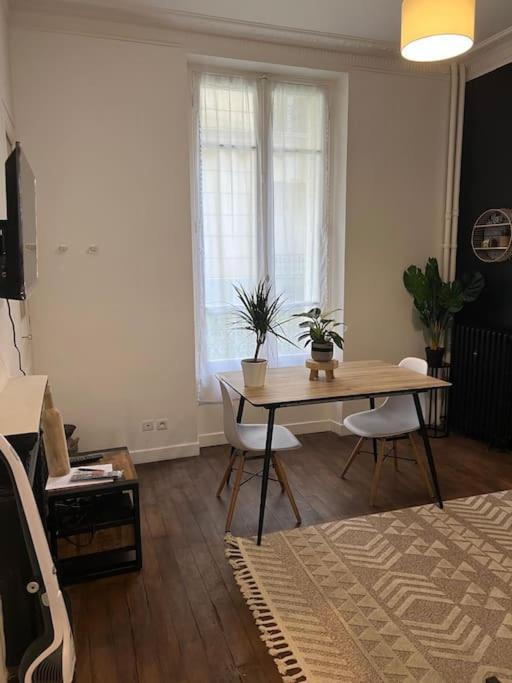 Appartement Magnifique Paris 18 Buitenkant foto