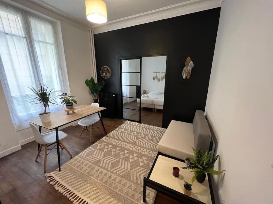 Appartement Magnifique Paris 18 Buitenkant foto