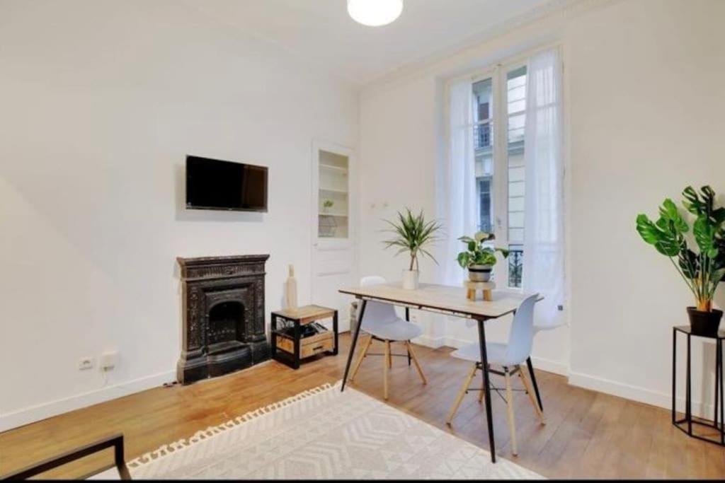 Appartement Magnifique Paris 18 Buitenkant foto