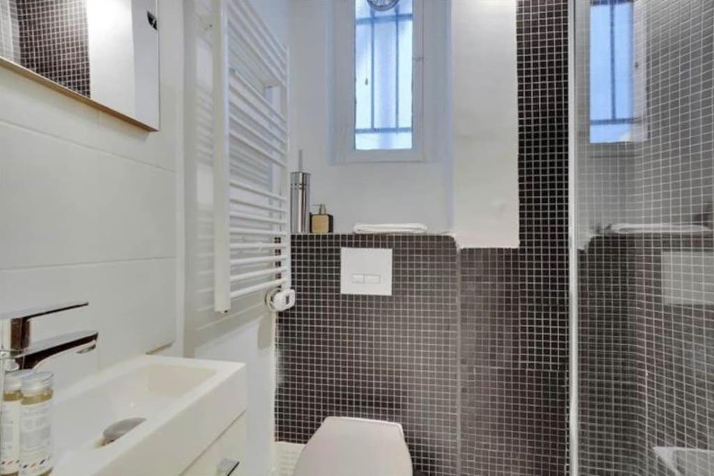 Appartement Magnifique Paris 18 Buitenkant foto